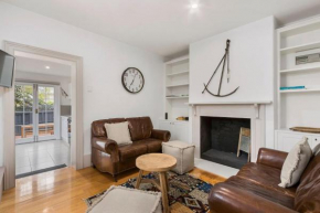 Tori's Luxury Historic Cottage - Walk Salamanca